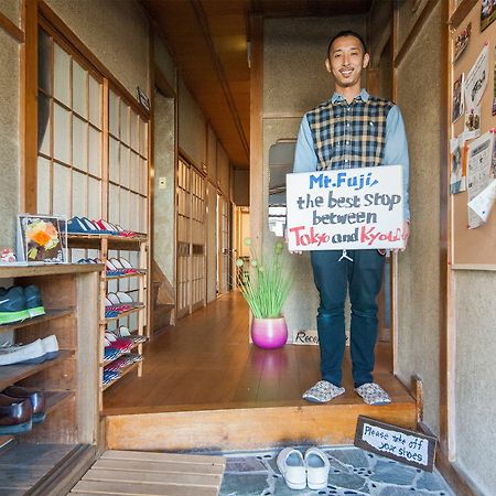 Отель Nasubi Mt. Fuji Backpackers Экстерьер фото