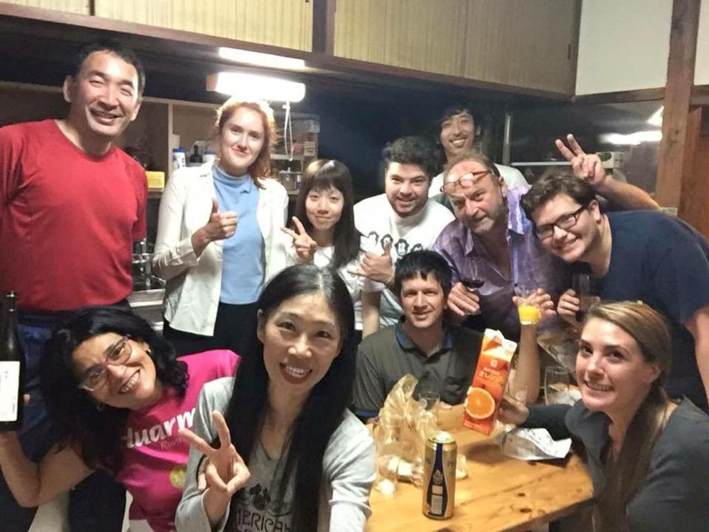 Отель Nasubi Mt. Fuji Backpackers Экстерьер фото